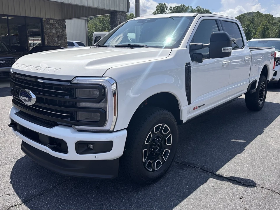 2026 Ford Super Duty 5th Gen - Image 2 of 31