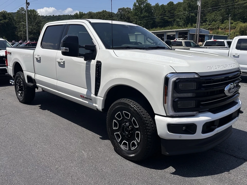 2026 Ford Super Duty 5th Gen - Image 4 of 31