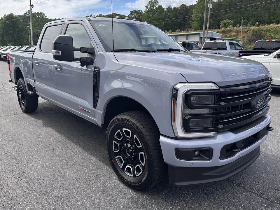 2026 Ford Super Duty 5th Gen - Image 4 of 31