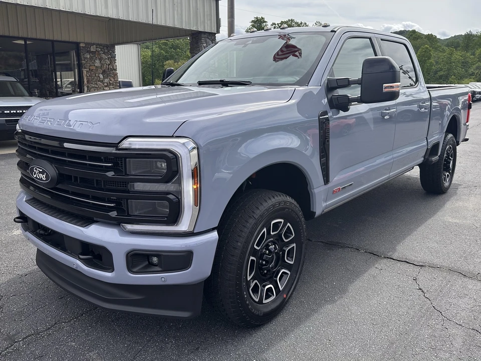 2026 Ford Super Duty 5th Gen - Image 2 of 31