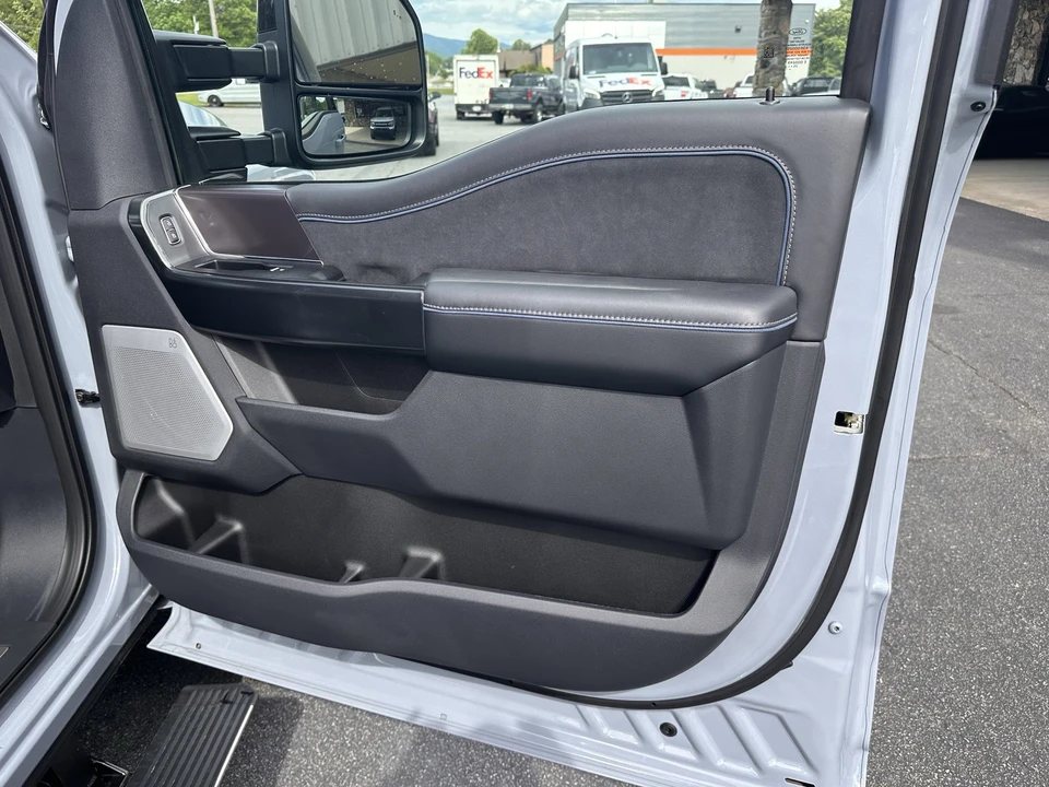 2026 Ford Super Duty 5th Gen - Image 15 of 31