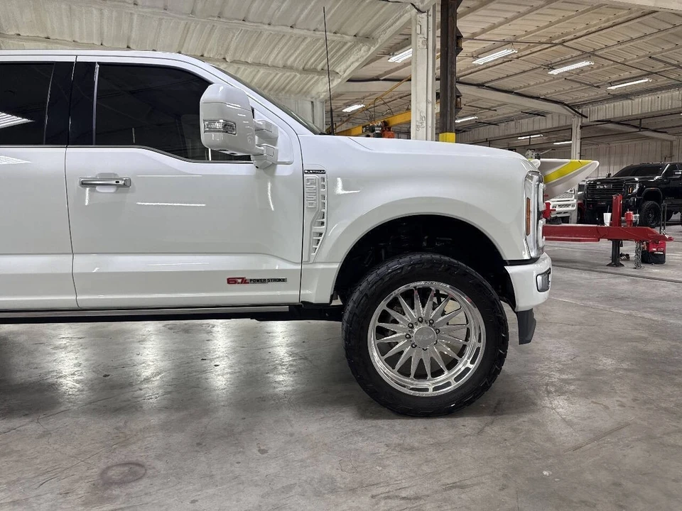 2026 Ford Super Duty 5th Gen - Image 26 of 31