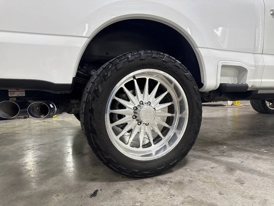 2026 Ford Super Duty 5th Gen - Image 25 of 31