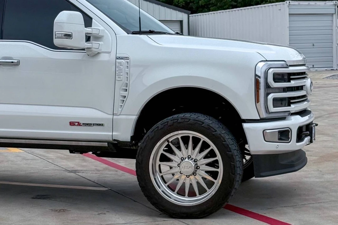 2026 Ford Super Duty 5th Gen - Image 4 of 31