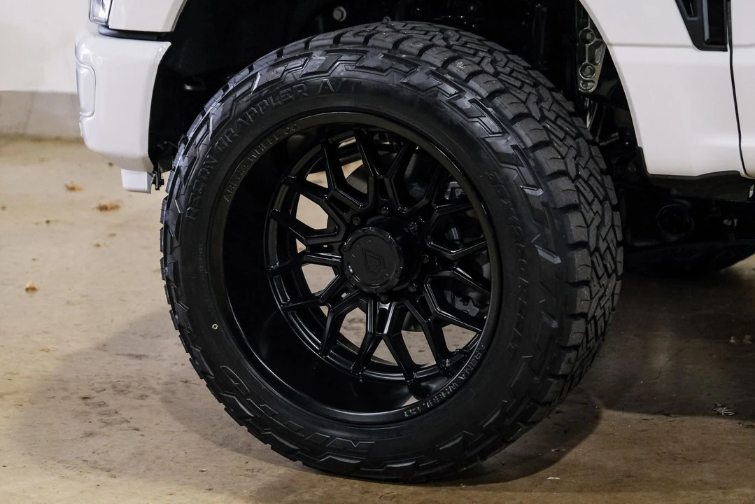 2026 Ford Super Duty 5th Gen - Image 9 of 12