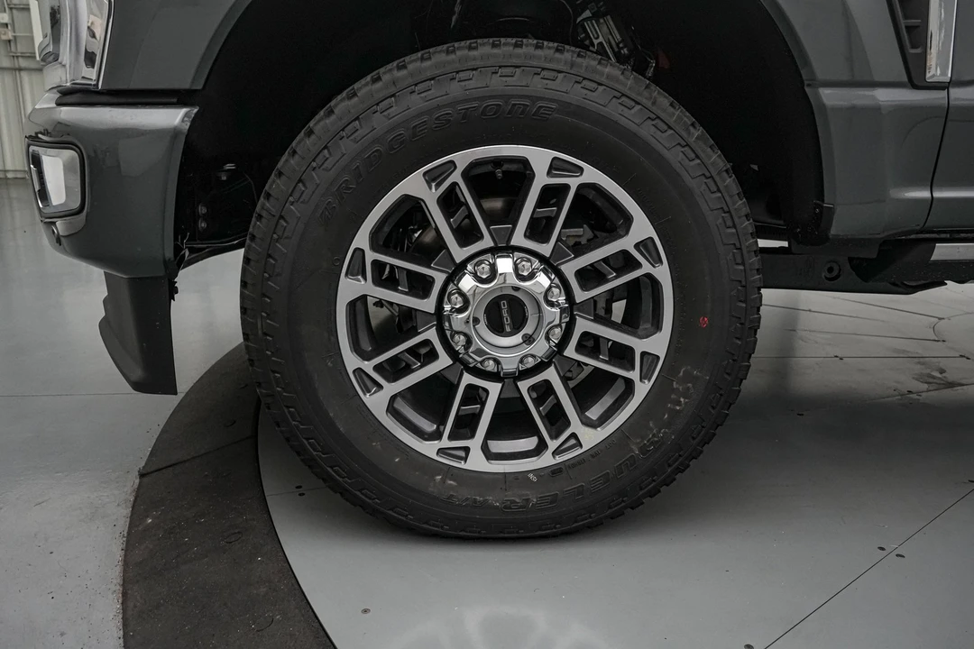 2026 Ford Super Duty 5th Gen - Image 12 of 31