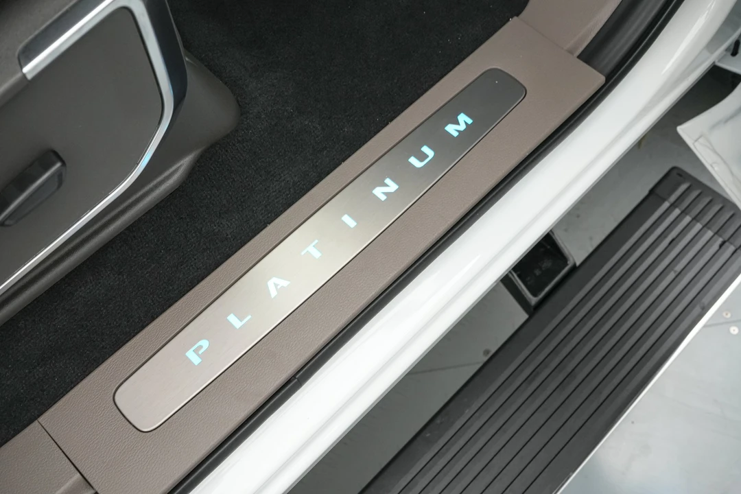 2026 Ford Super Duty 5th Gen - Image 29 of 31