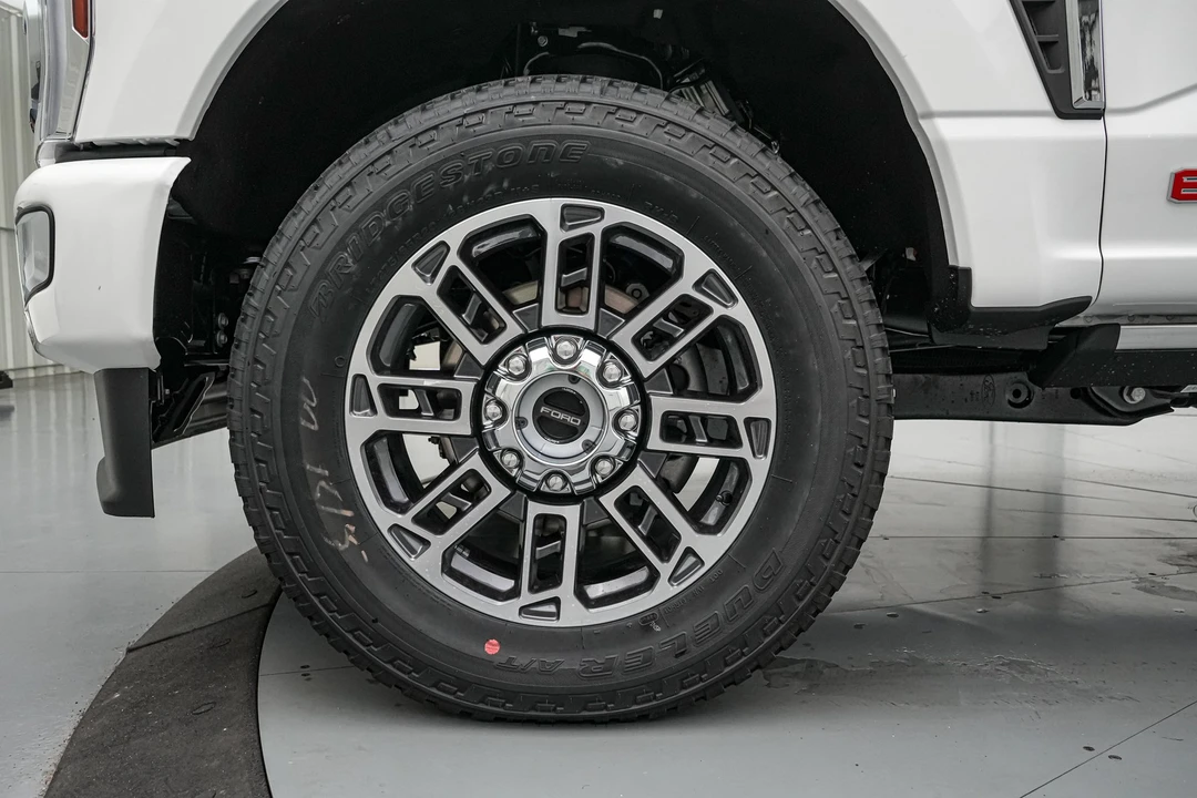 2026 Ford Super Duty 5th Gen - Image 12 of 31