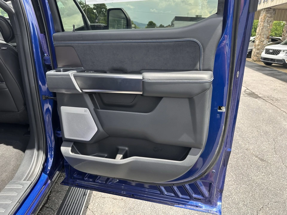 2026 Ford Super Duty 5th Gen - Image 18 of 31