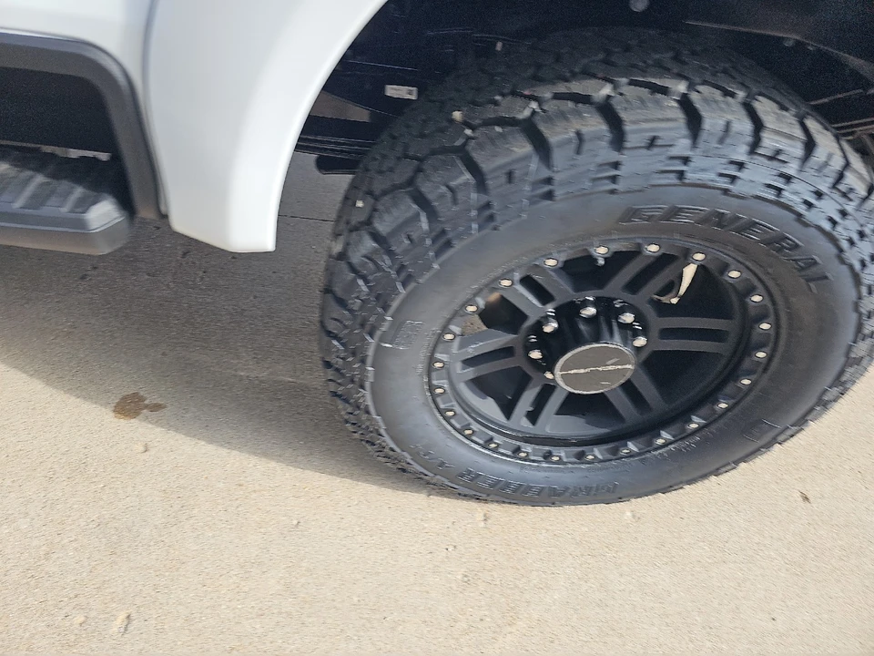 2026 Ford Super Duty 5th Gen - Image 23 of 31