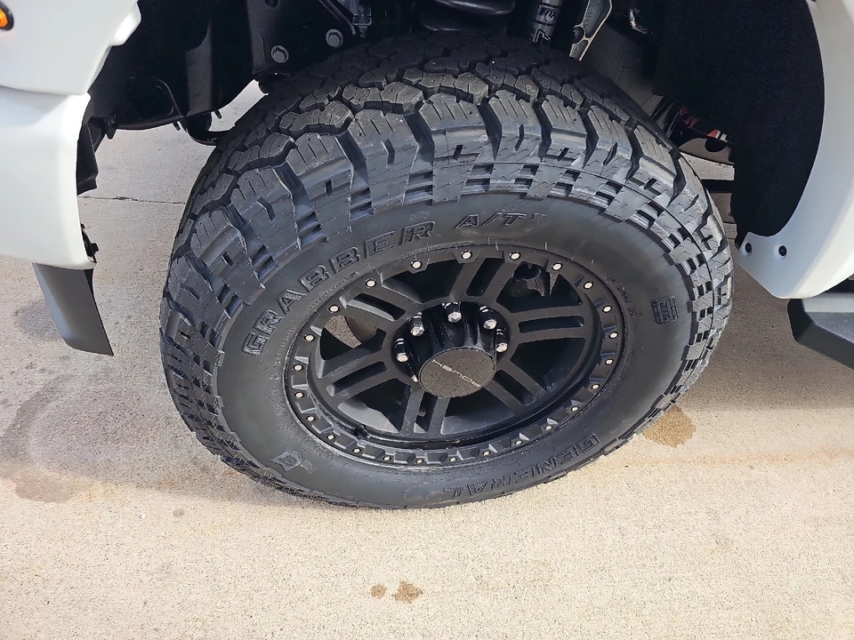 2026 Ford Super Duty 5th Gen - Image 28 of 31