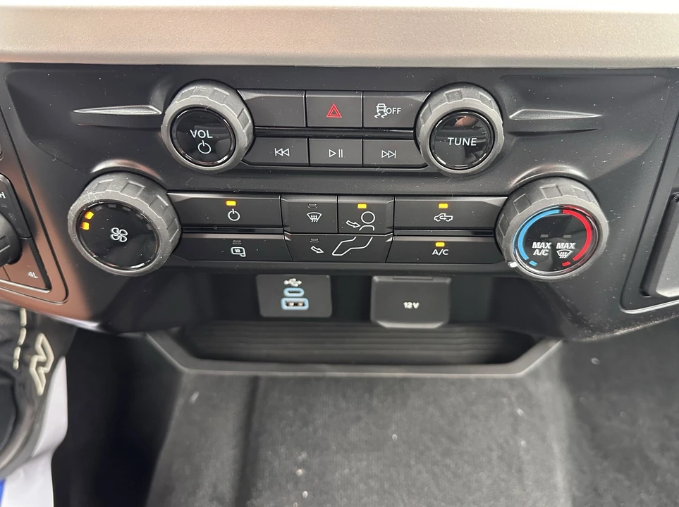 2026 Ford Super Duty 5th Gen - Image 27 of 30