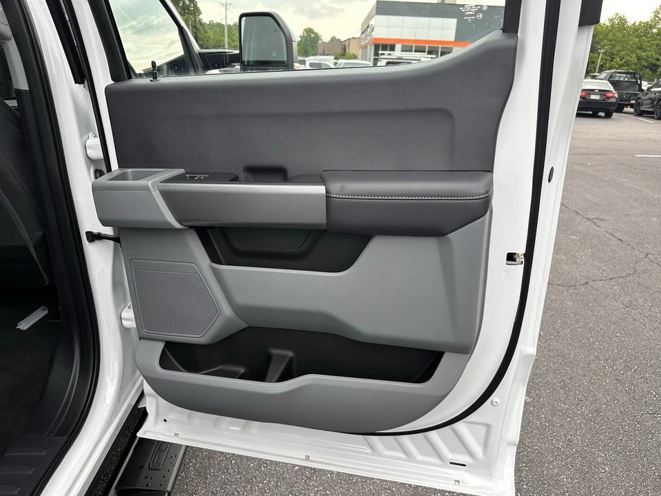 2026 Ford Super Duty 5th Gen - Image 16 of 30