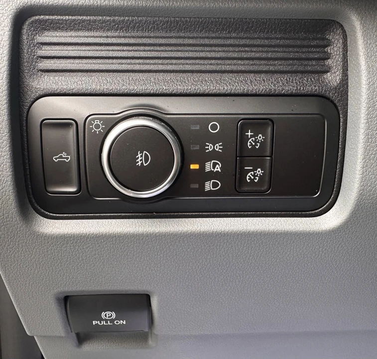 2026 Ford Super Duty 5th Gen - Image 19 of 30