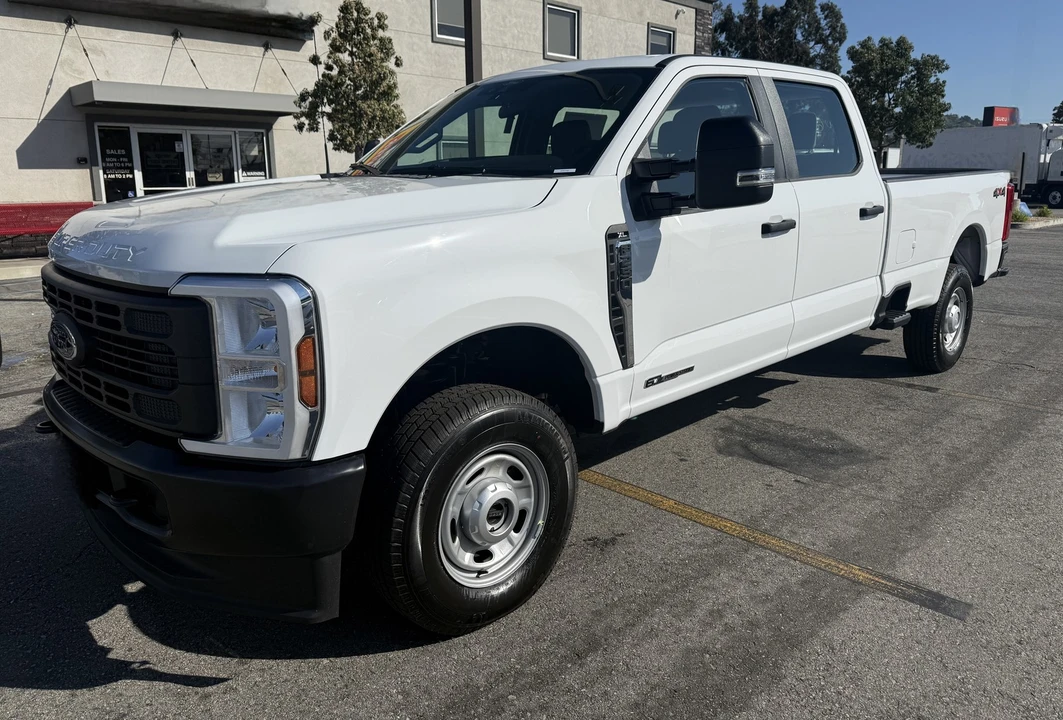 2026 Ford Super Duty 5th Gen - Image 2 of 7