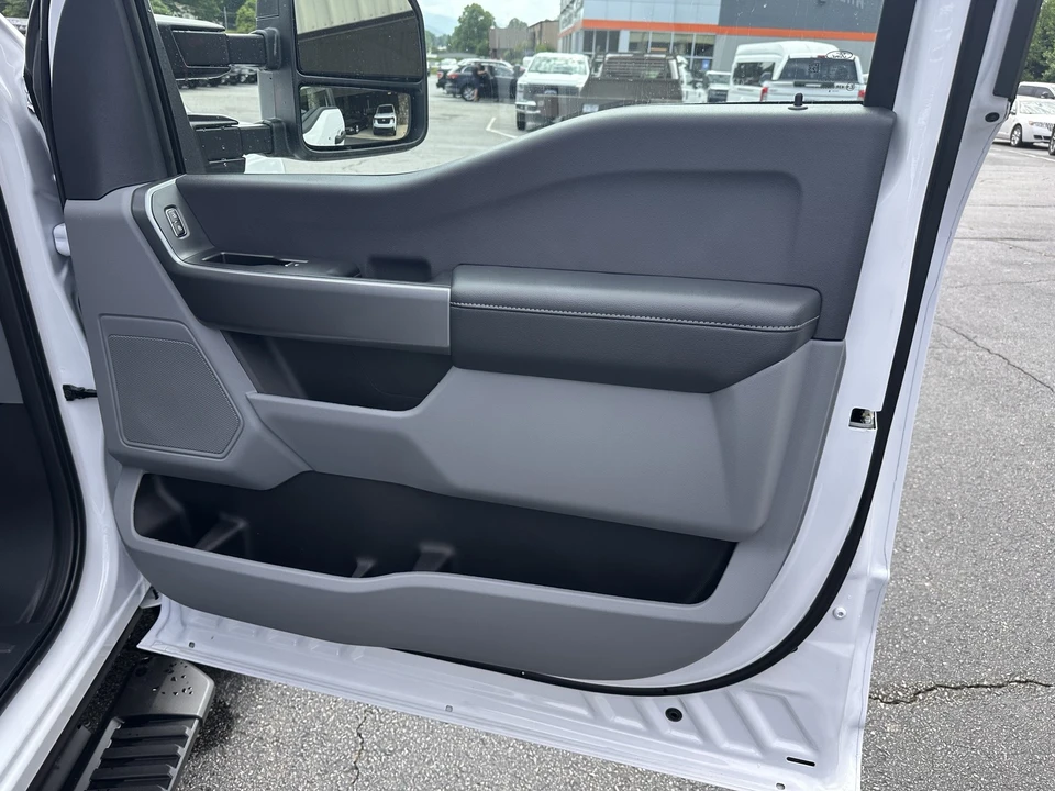 2026 Ford Super Duty 5th Gen - Image 14 of 29