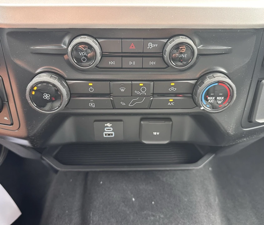 2026 Ford Super Duty 5th Gen - Image 27 of 29