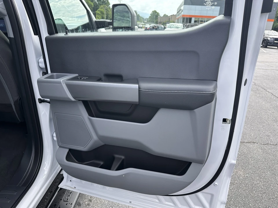 2026 Ford Super Duty 5th Gen - Image 16 of 29