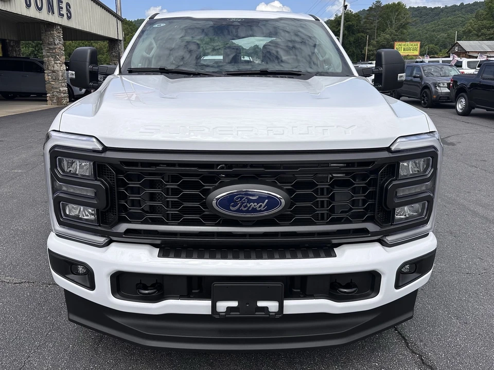 2026 Ford Super Duty 5th Gen - Image 3 of 29