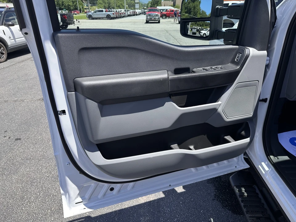 2026 Ford Super Duty 5th Gen - Image 10 of 31