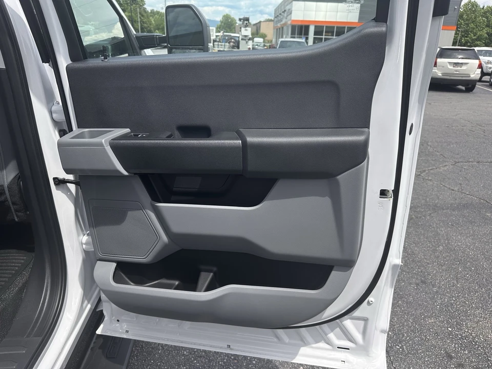 2026 Ford Super Duty 5th Gen - Image 16 of 30