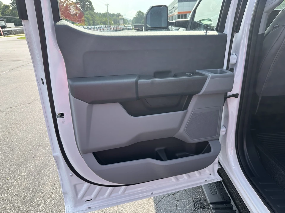 2026 Ford Super Duty 5th Gen - Image 13 of 30