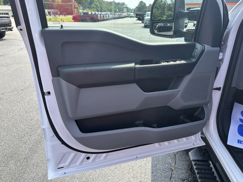 2026 Ford Super Duty 5th Gen - Image 11 of 30