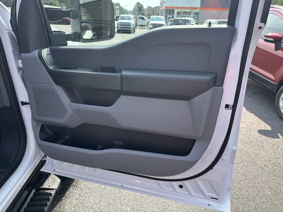 2026 Ford Super Duty 5th Gen - Image 14 of 30