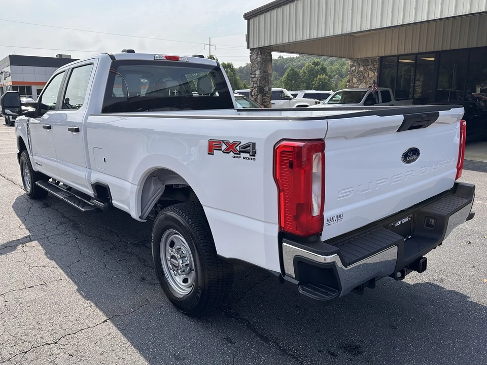 2026 Ford Super Duty 5th Gen - Image 9 of 30