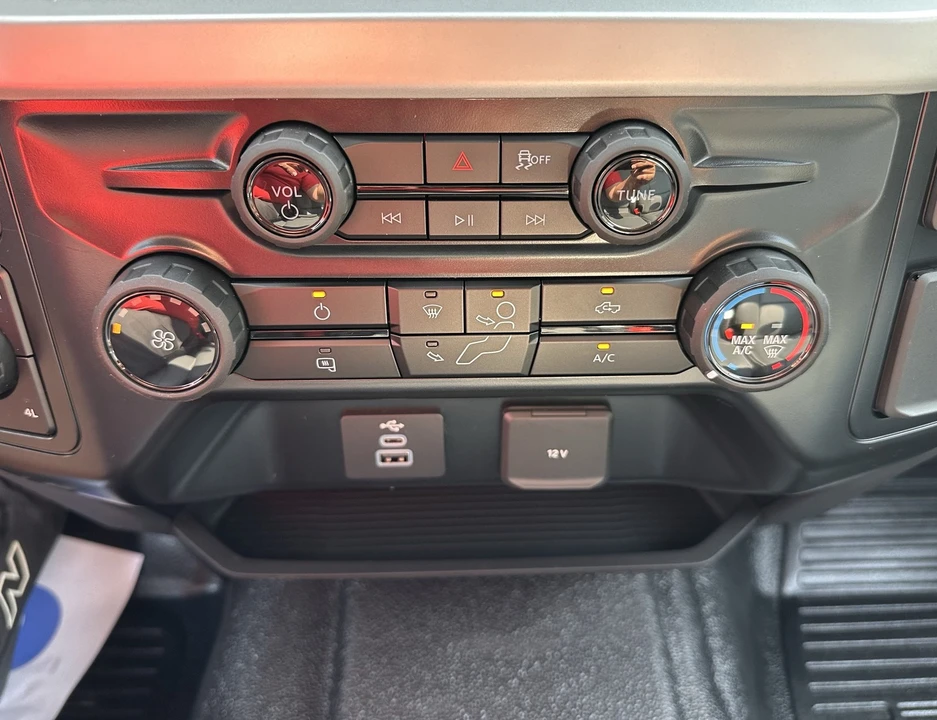 2026 Ford Super Duty 5th Gen - Image 27 of 30