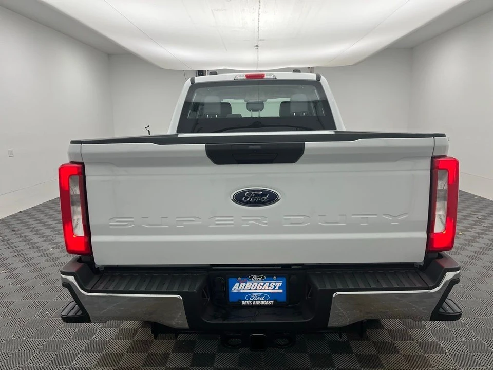 2026 Ford Super Duty 5th Gen - Image 9 of 12