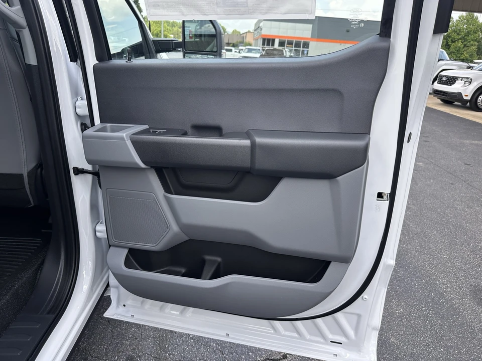 2026 Ford Super Duty 5th Gen - Image 17 of 30