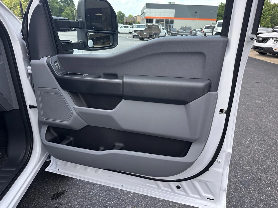 2026 Ford Super Duty 5th Gen - Image 15 of 30