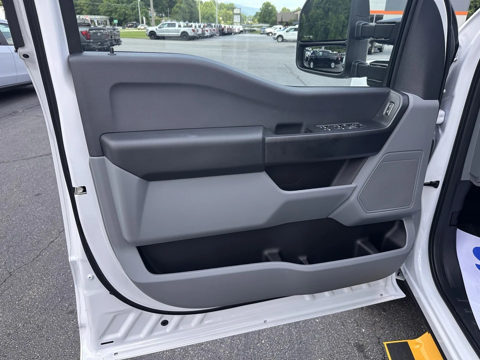 2026 Ford Super Duty 5th Gen - Image 10 of 30