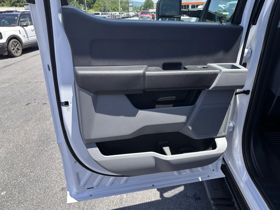 2026 Ford Super Duty 5th Gen - Image 12 of 31