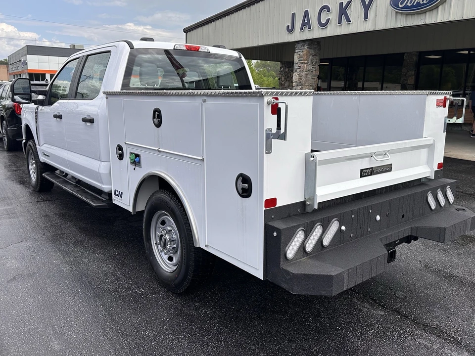 2026 Ford Super Duty 5th Gen - Image 8 of 31