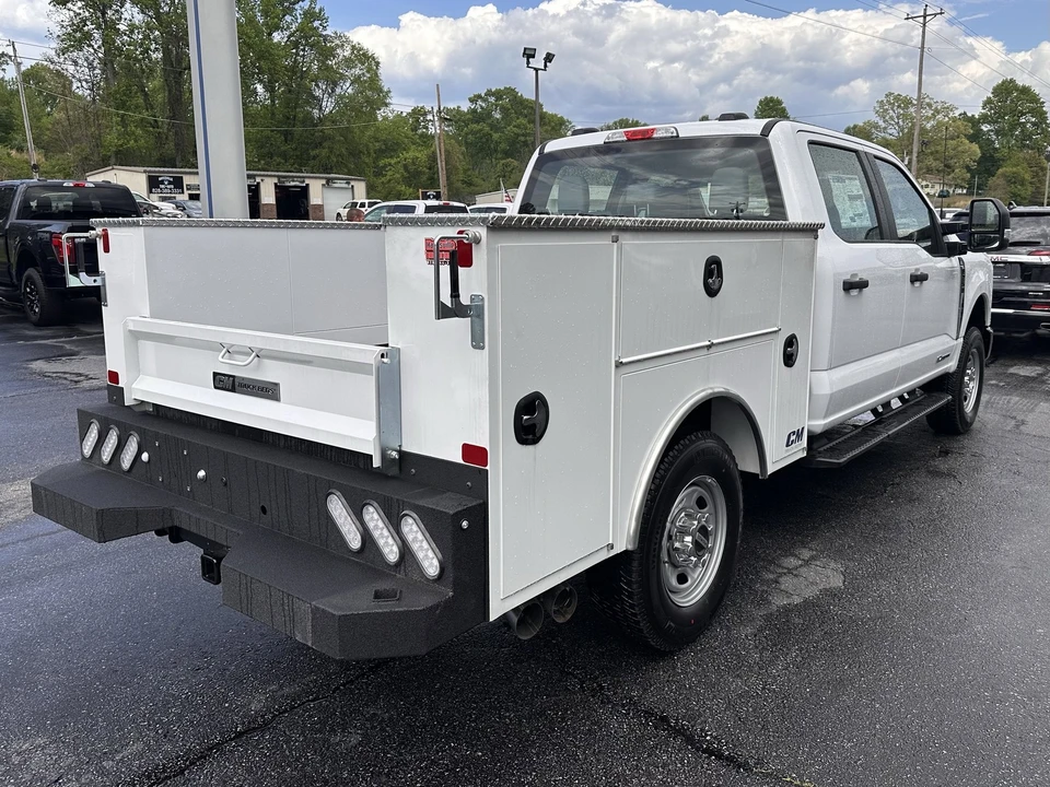 2026 Ford Super Duty 5th Gen - Image 6 of 31