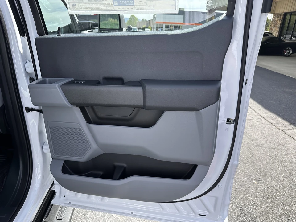 2026 Ford Super Duty 5th Gen - Image 16 of 31