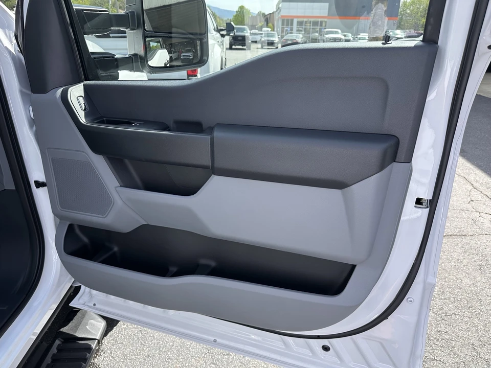 2026 Ford Super Duty 5th Gen - Image 14 of 31