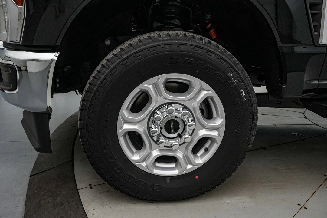 2026 Ford Super Duty 5th Gen - Image 12 of 26