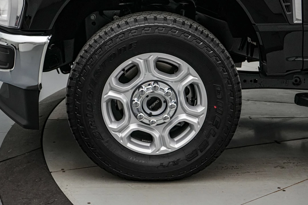 2026 Ford Super Duty 5th Gen - Image 12 of 24