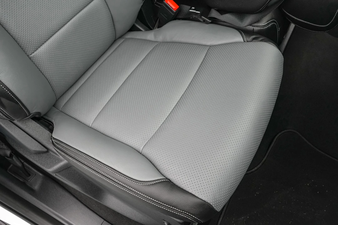 2026 Ford Super Duty 5th Gen - Image 24 of 28