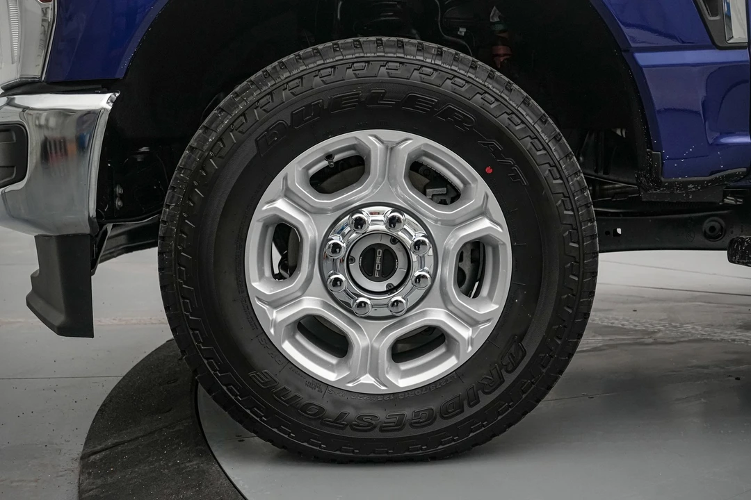 2026 Ford Super Duty 5th Gen - Image 14 of 25