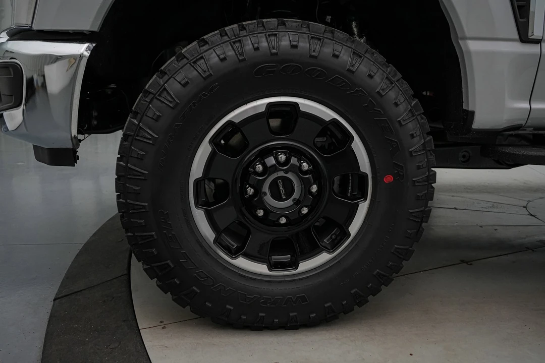 2026 Ford Super Duty 5th Gen - Image 12 of 21