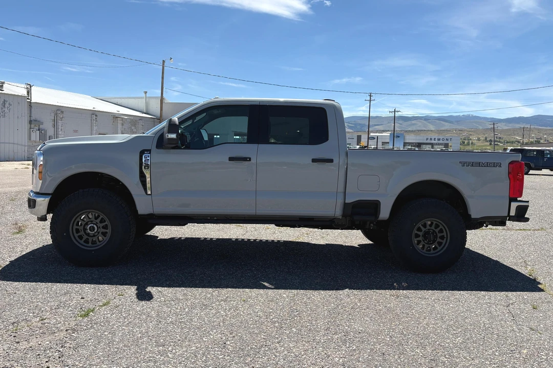 2026 Ford Super Duty 5th Gen - Image 3 of 31