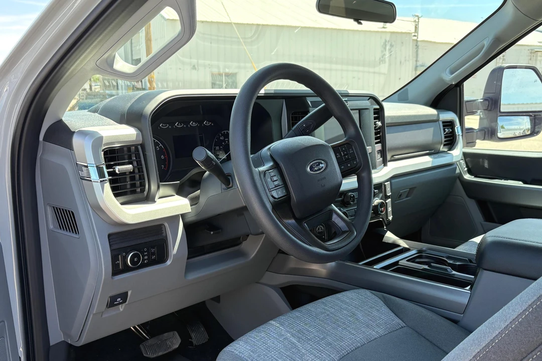 2026 Ford Super Duty 5th Gen - Image 19 of 31