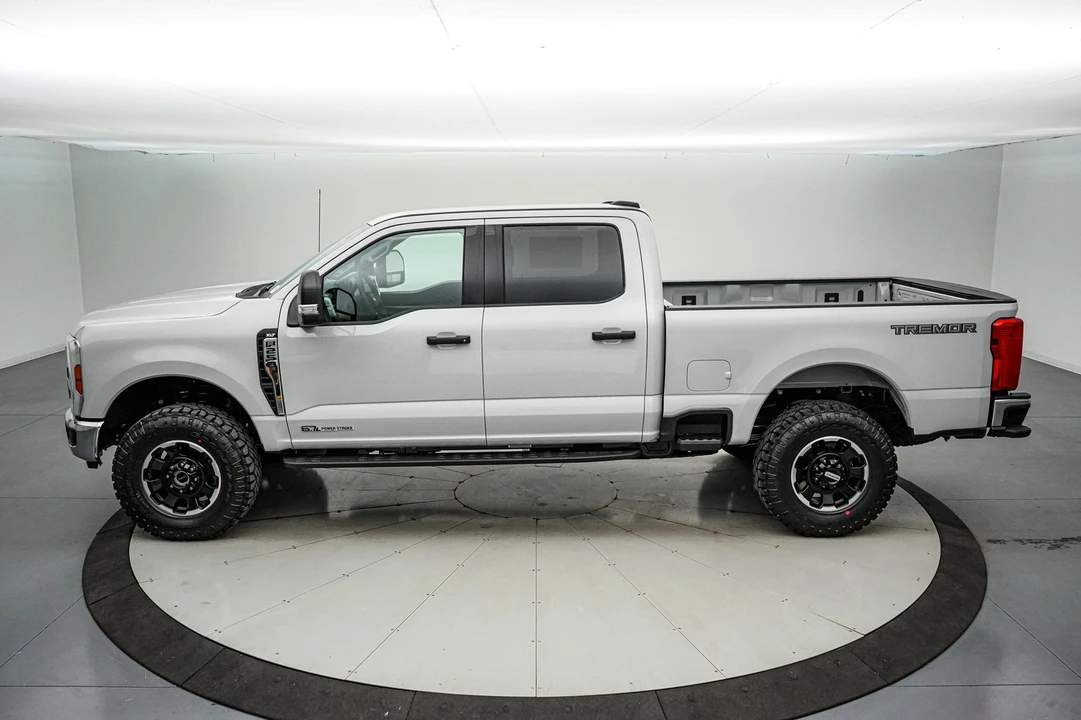 2026 Ford Super Duty 5th Gen - Image 10 of 27