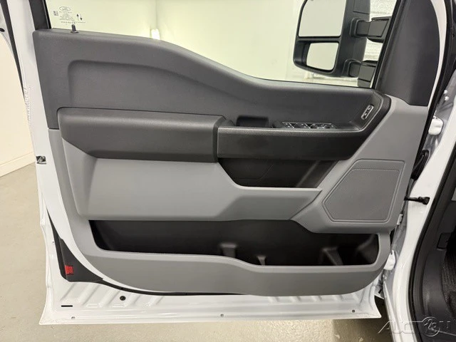 2026 Ford Super Duty 5th Gen - Image 11 of 19