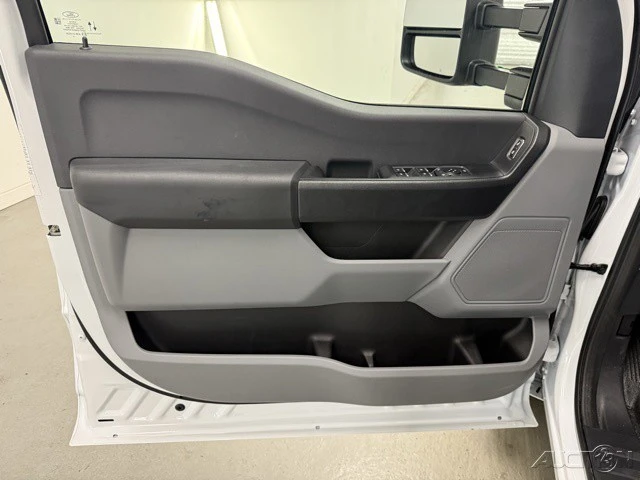 2026 Ford Super Duty 5th Gen - Image 12 of 20