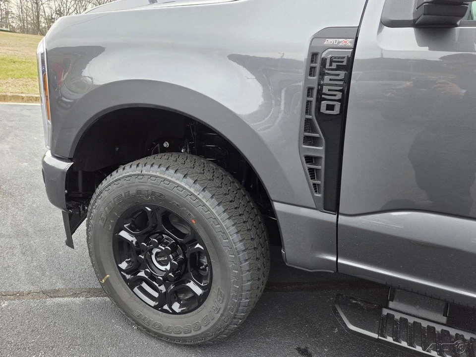 2026 Ford Super Duty 5th Gen - Image 16 of 21